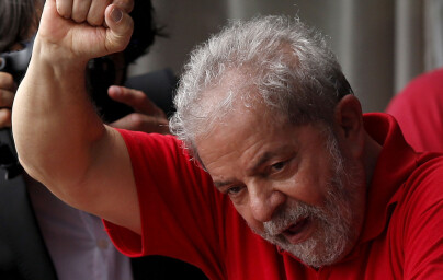 Lula bak lås og slå